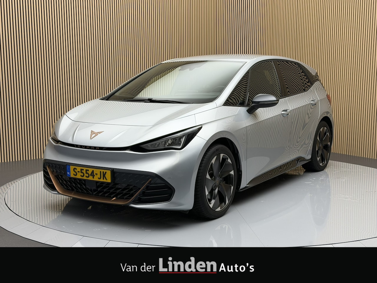CUPRA Born - Essential 62 kWh SOH 95,4% | Led | Carplay&Android | 120KW Snelladen - AutoWereld.nl