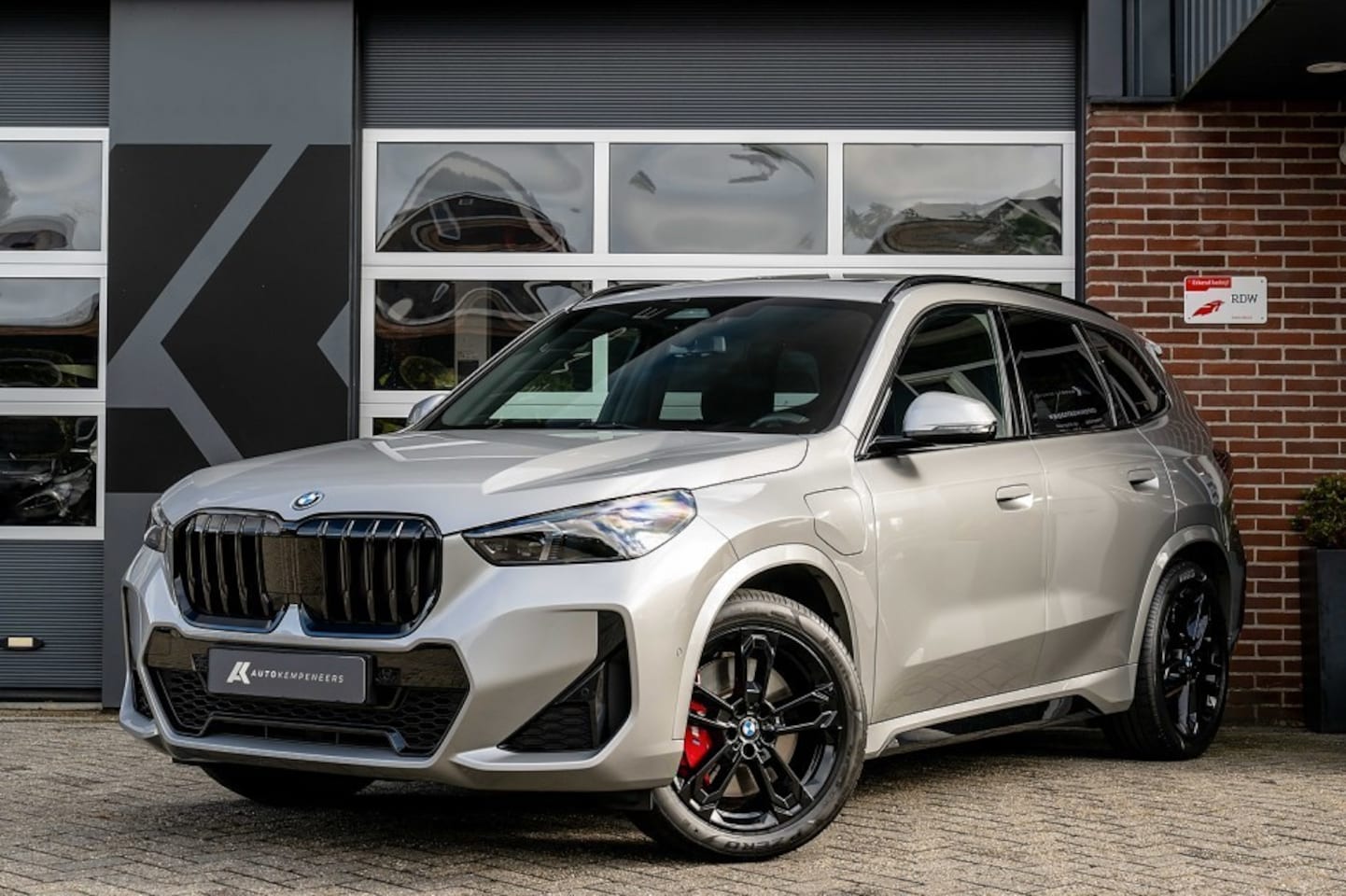 BMW X1 - 30e xDrive M Sport Pro | Panorama | Trekhaak | ACC | Camera | Adaptief M-Onderstel | M Spo - AutoWereld.nl