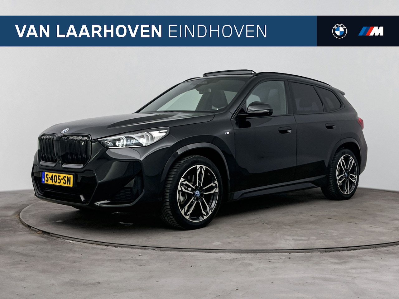 BMW iX1 - xDrive30 M Sport / Panoramadak / Sportstoelen / Comfort Access / Stoelverwarming / Head-Up - AutoWereld.nl