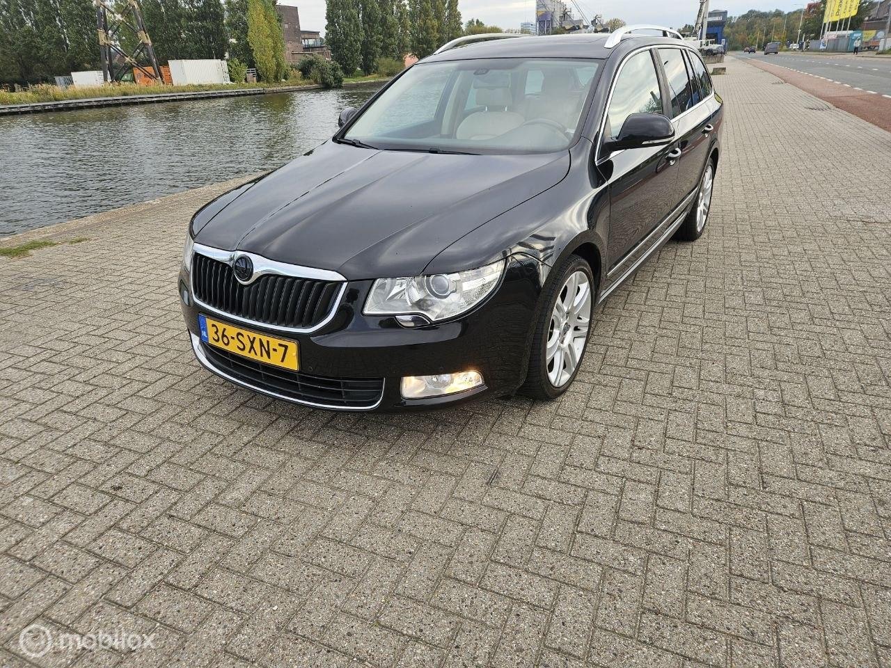 Skoda Superb Combi - 1.8 TSI Elegance Business Line 1.8 TSI Elegance Business Line - AutoWereld.nl