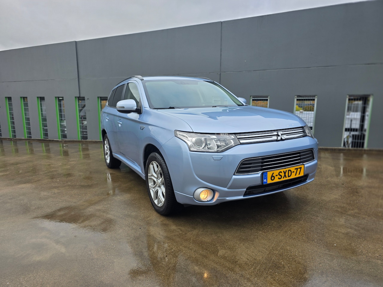 Mitsubishi Outlander - 2.0 PHEV instyle NW Batterij/NAP/PANO/vol opties/zeer goede staat - AutoWereld.nl