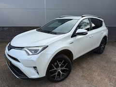 Toyota RAV4 - 2.5 Hybrid AWD Style met Trekhaak 1650 trekgewicht