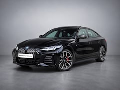 BMW i4 - eDrive40 M Sport Edition 84 kWh | M Sportpakket Pro | Achteruitrijcamera | Comfort Access