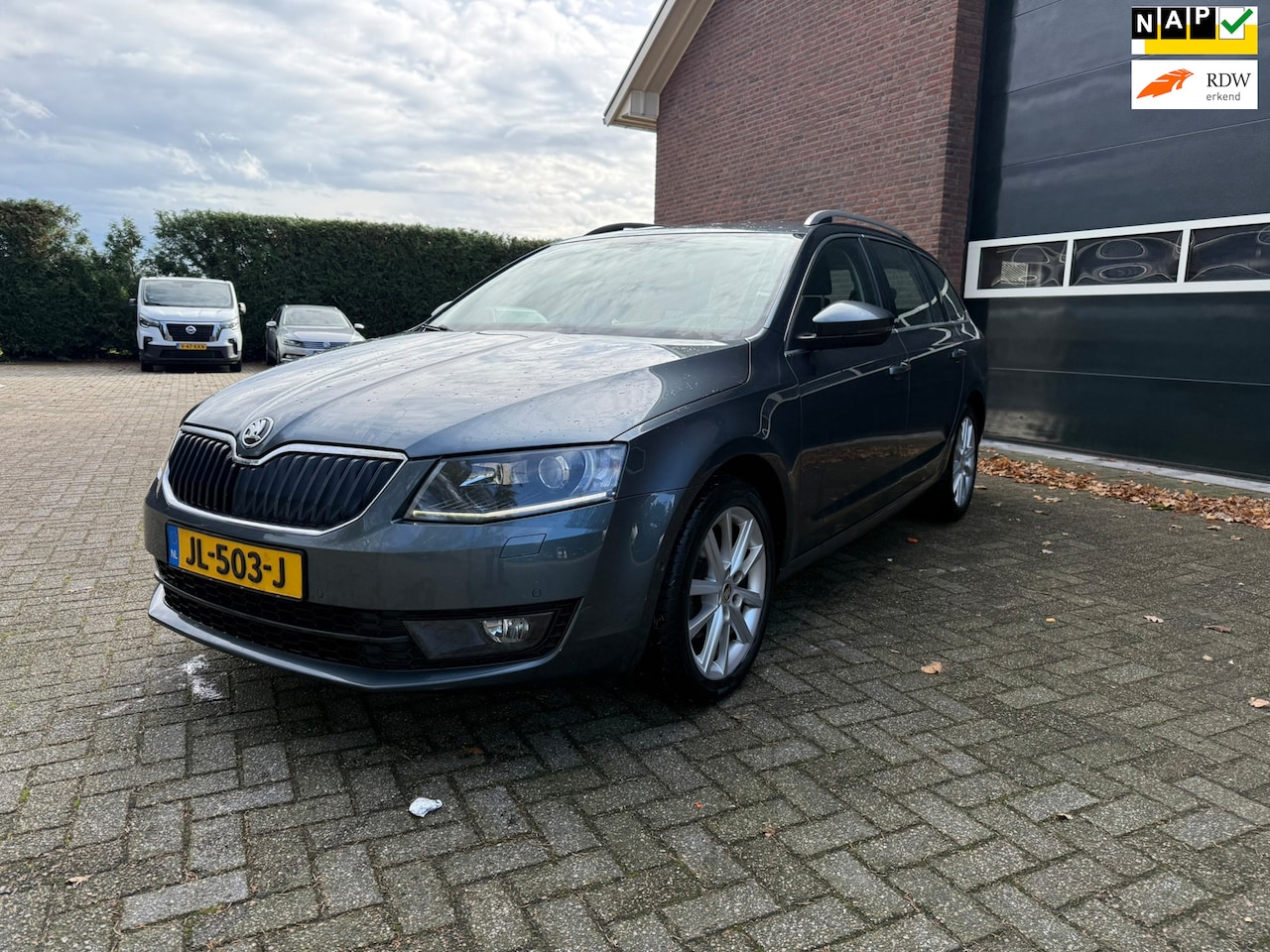 Skoda Octavia Combi - 1.6 TDI Greentech Style Businessline 1.6 TDI Greentech Style Businessline EXPORT PRIJS - AutoWereld.nl