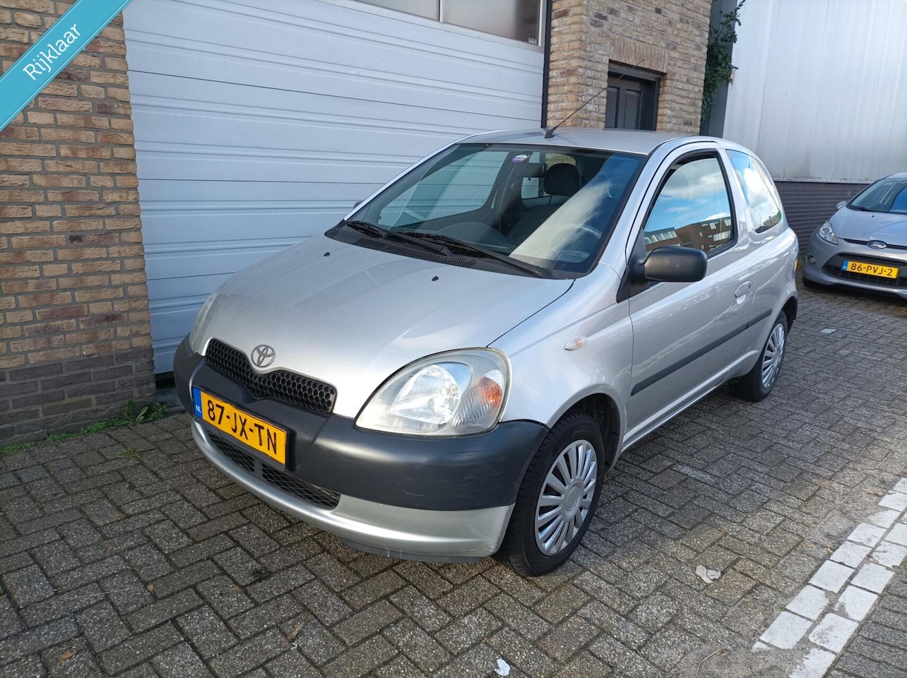Toyota Yaris - 1.0-16V VVT-i YORIN NL- Auto Weinig KM APK 10-2027 - AutoWereld.nl