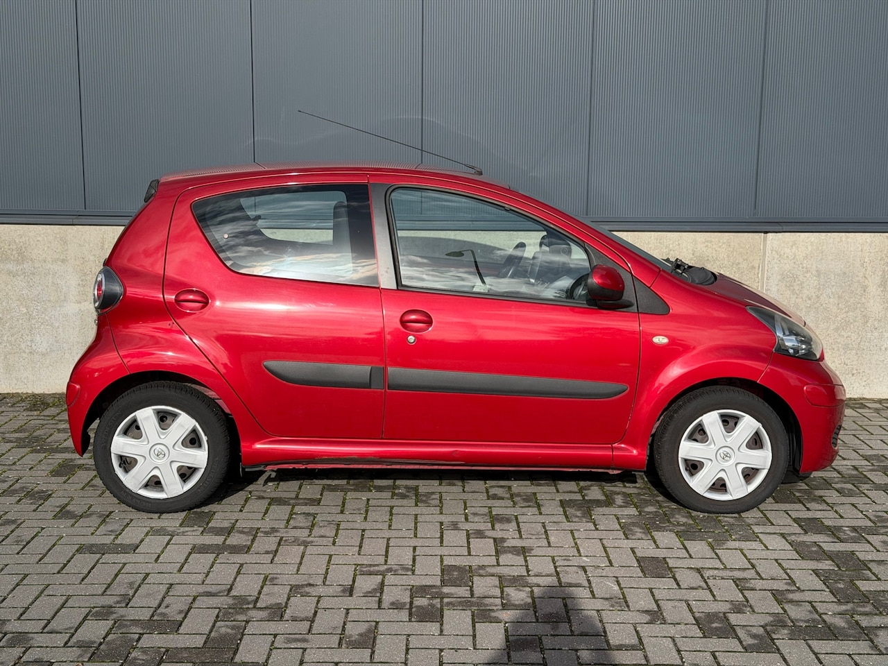 Toyota Aygo - 1.0-12V Comfort Navigator Automaat Airco Navigatie 5 DRS - AutoWereld.nl