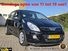 Hyundai i20 - 1.2i i-Motion, Airco NL auto Nwe APK Zondag OPEN