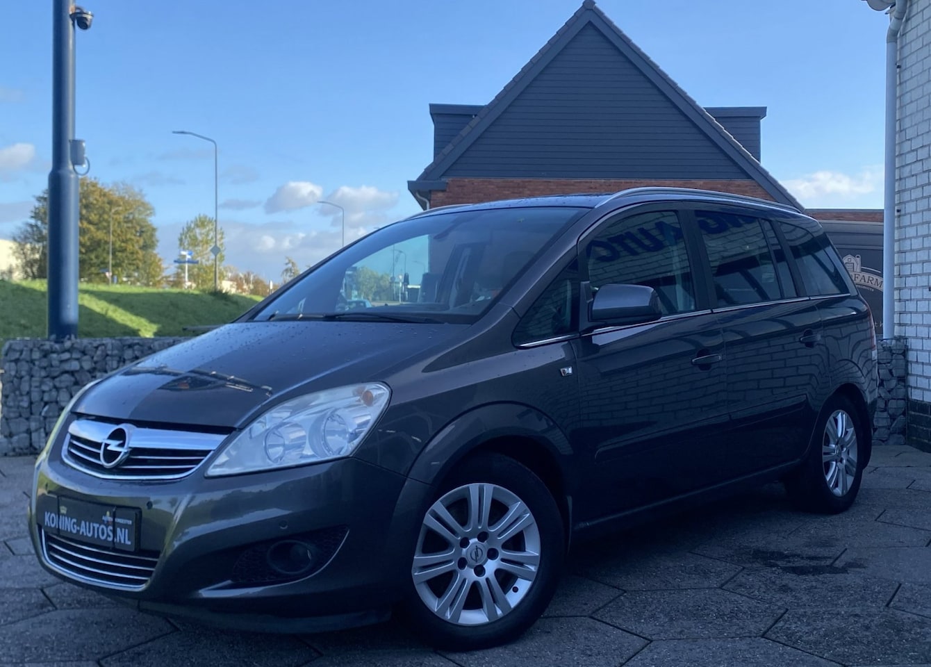 Opel Zafira - 2.2 Cosmo 7-zits/ Trekhaak/ Clima/ Cruise/ 100% onderhoud/ NAP/ nwe. APK - AutoWereld.nl