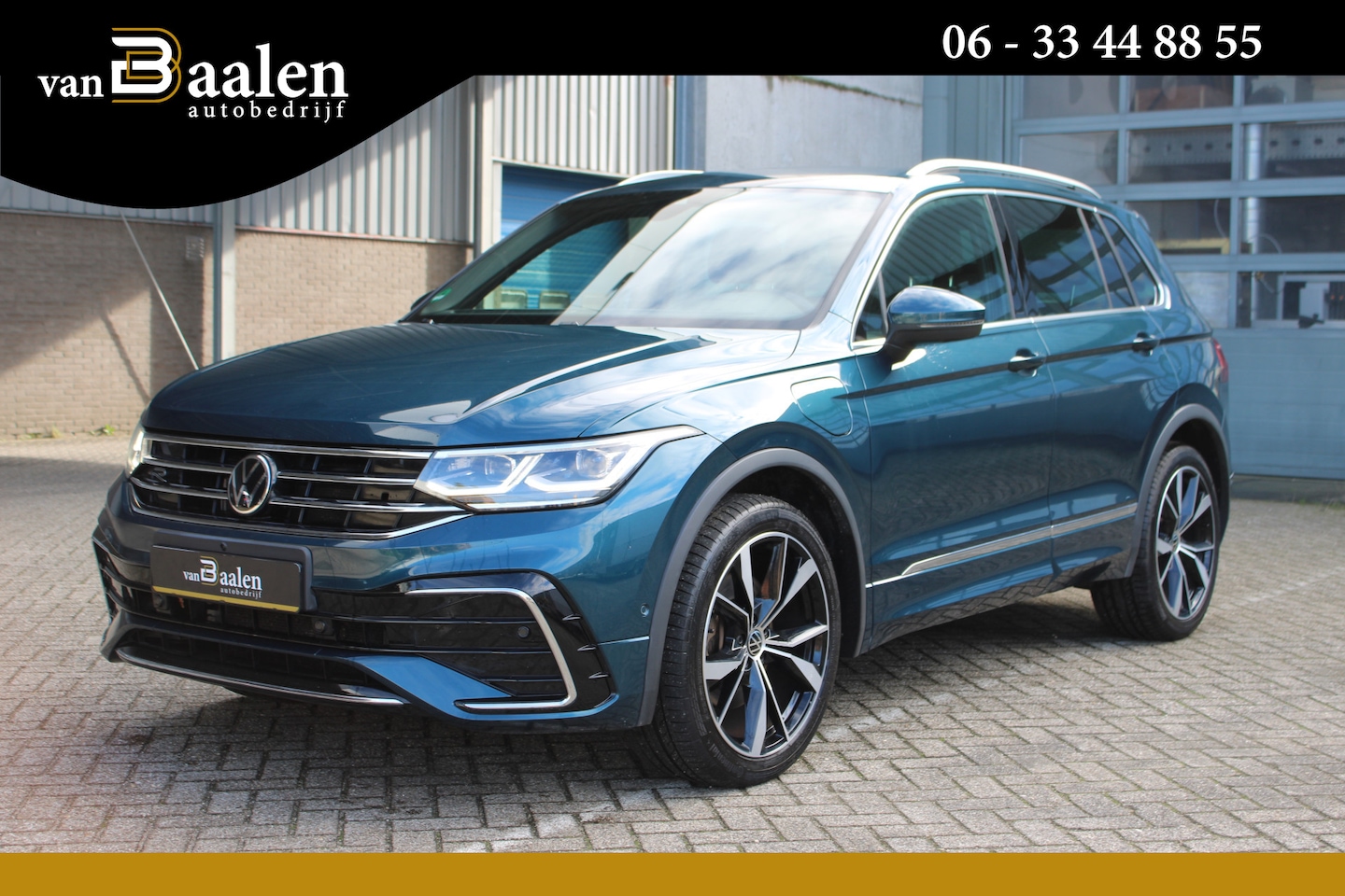 Volkswagen Tiguan - 1.4 TSI eHybrid BUSINESS R-LINE SOh 90% NAVI IQ LIGHT HUD TREKHAAK 134000KM!!! - AutoWereld.nl