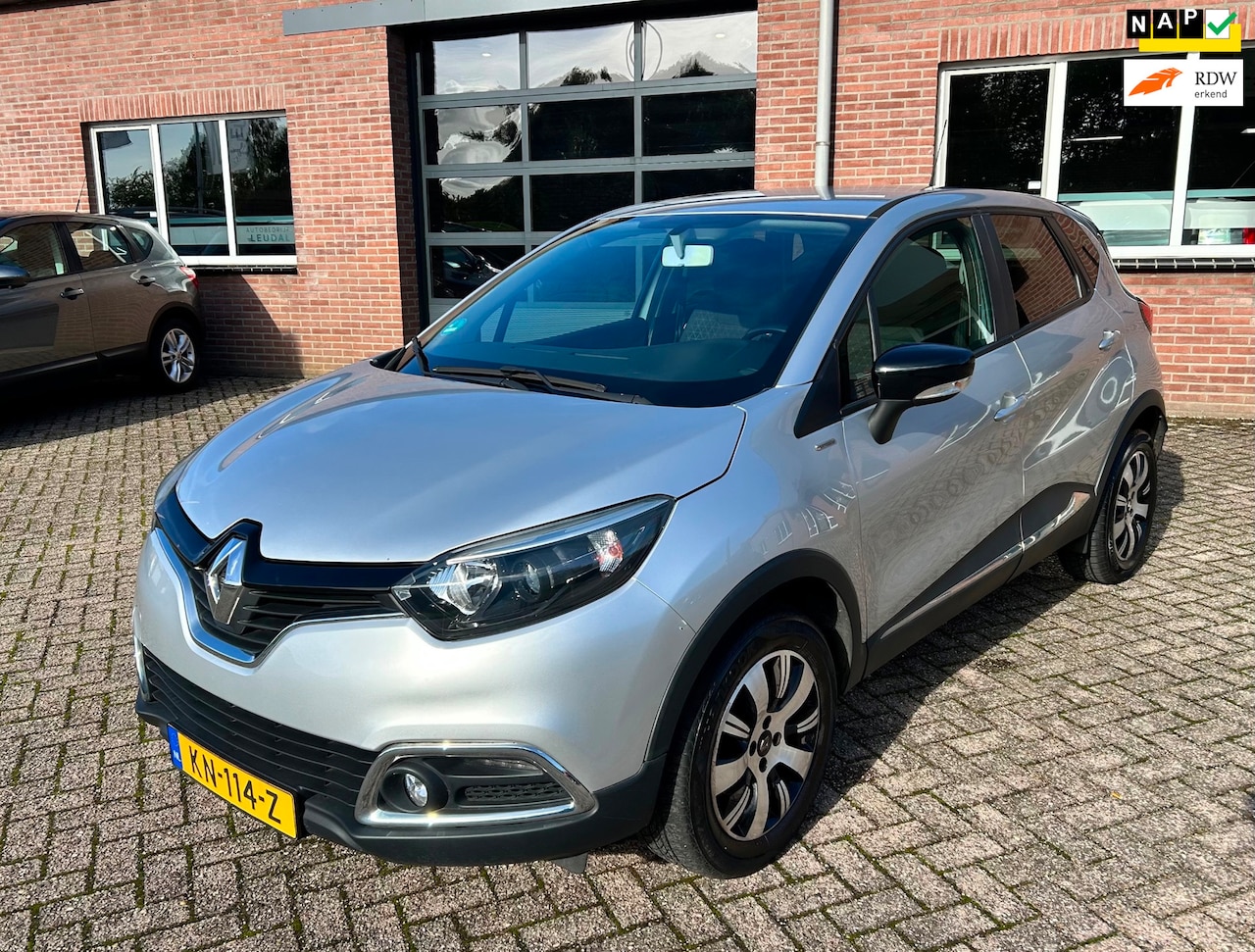 Renault Captur - 1.2 TCe Limited // luxe uitvoering // APK - AutoWereld.nl