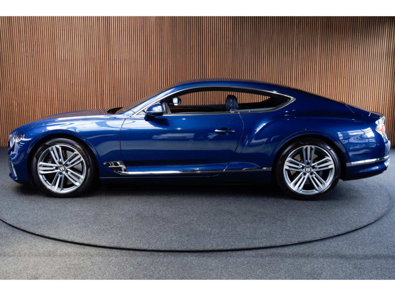 Bentley Continental GT - 6.0 W12 HUD Naim Leer Nachtzicht ACC Keyless 360 Camera Stoelventilatie Elektr. achterklep - AutoWereld.nl