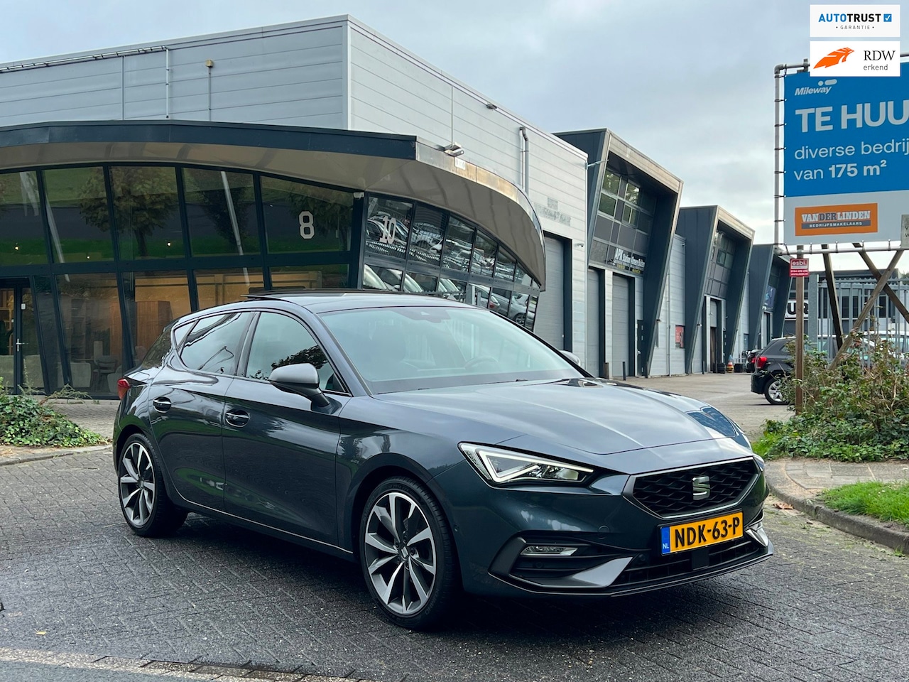 SEAT Leon - 1.5 eTSI DSG-7 FR 150 PK PANO LED BOM VOLL!!!! - AutoWereld.nl
