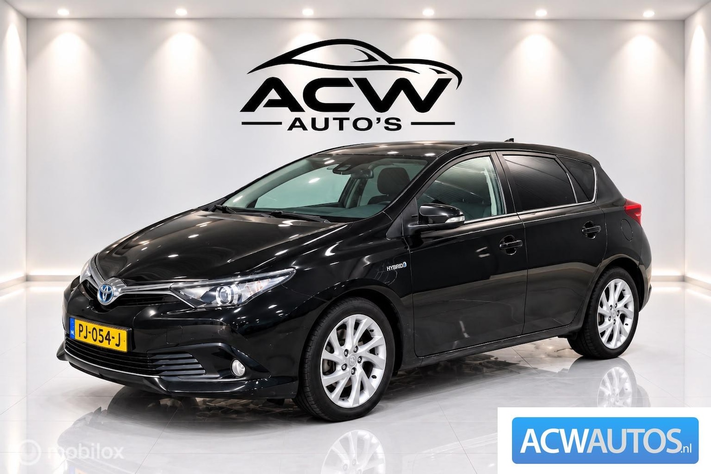 Toyota Auris - 1.8 Hybrid Black Edition 108000 km - AutoWereld.nl