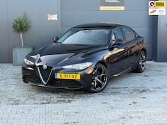 Alfa Romeo Giulia - 2.0T Super | Leder | Pano | Camera | Stoel en stuurverwarming | Volledig onderhouden
