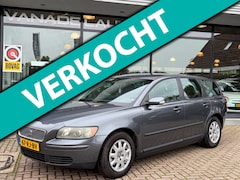 Volvo V50 - 1.8 Elite Clima Cruise Trekhaak NL-Auto NAP Dealeronderhouden