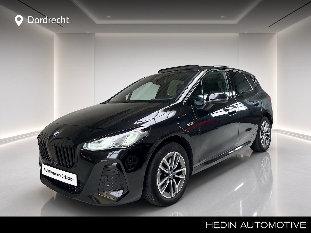 BMW 2-serie Active Tourer - 230e xDrive | M-Sport | Panorama | Leder | Camera | Adaptief onderstel Head-Up - AutoWereld.nl