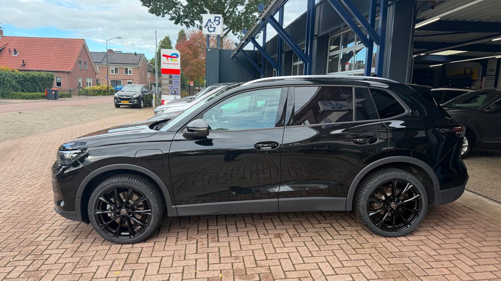 Volkswagen Tiguan - 1.5 eHybrid Life Edition 1.5 eHybrid Life Edition - AutoWereld.nl