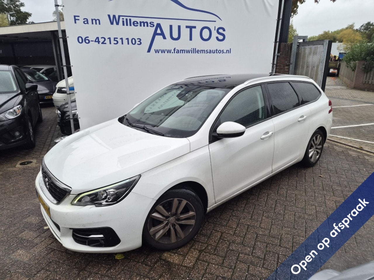 Peugeot 308 SW - 1.5 BlueHDi Leather Panoramaroof Ex bpm - AutoWereld.nl