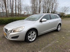 Volvo V60 - 1.6 D2 Momentum AUTOMAAT NW APK Cruise NAVI