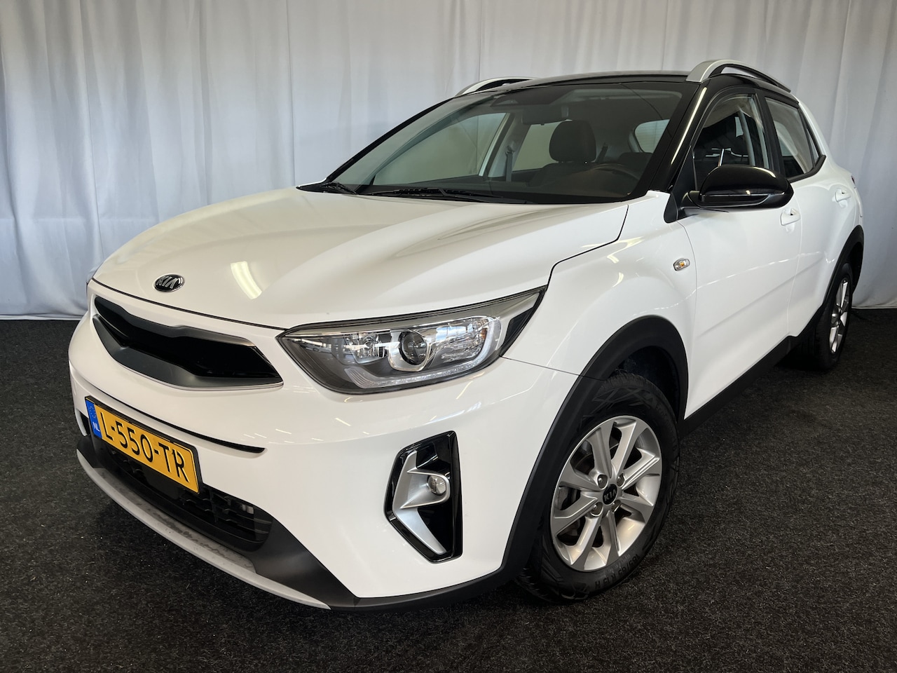 Kia Stonic - 1.0 T-GDi MHEV DynamicLine 1E EIGN/ECC/CAMERA/APPLE/CRUISE - AutoWereld.nl