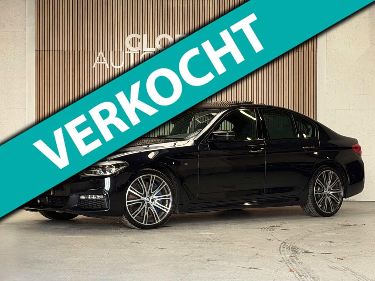 BMW 5-serie - 540i High Executive - M PAKKET - ACHTERWIEL AANGEDREVEN - SCHUIFDAK - M STOELEN - HARMAN K - AutoWereld.nl