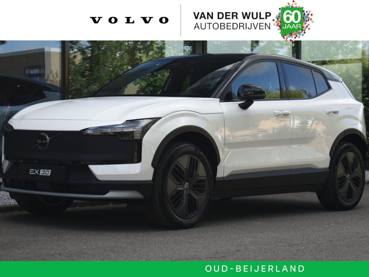 Volvo EX30 Cross Country - P5 Long Range Plus Europa 69kWh/272pk | Getint Glas | Keyless - AutoWereld.nl