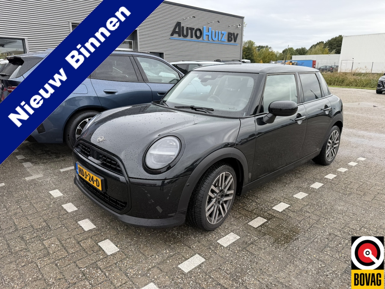 MINI 5-Deurs - 1.5 Cooper C Classic XS Achteruitrijcamera Stuurverwarming Stoelverwarming Carplay - AutoWereld.nl