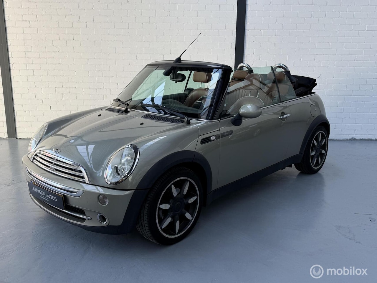 MINI Cabrio - 1.6 Cooper Sidewalk Leder Airco Cruise - AutoWereld.nl