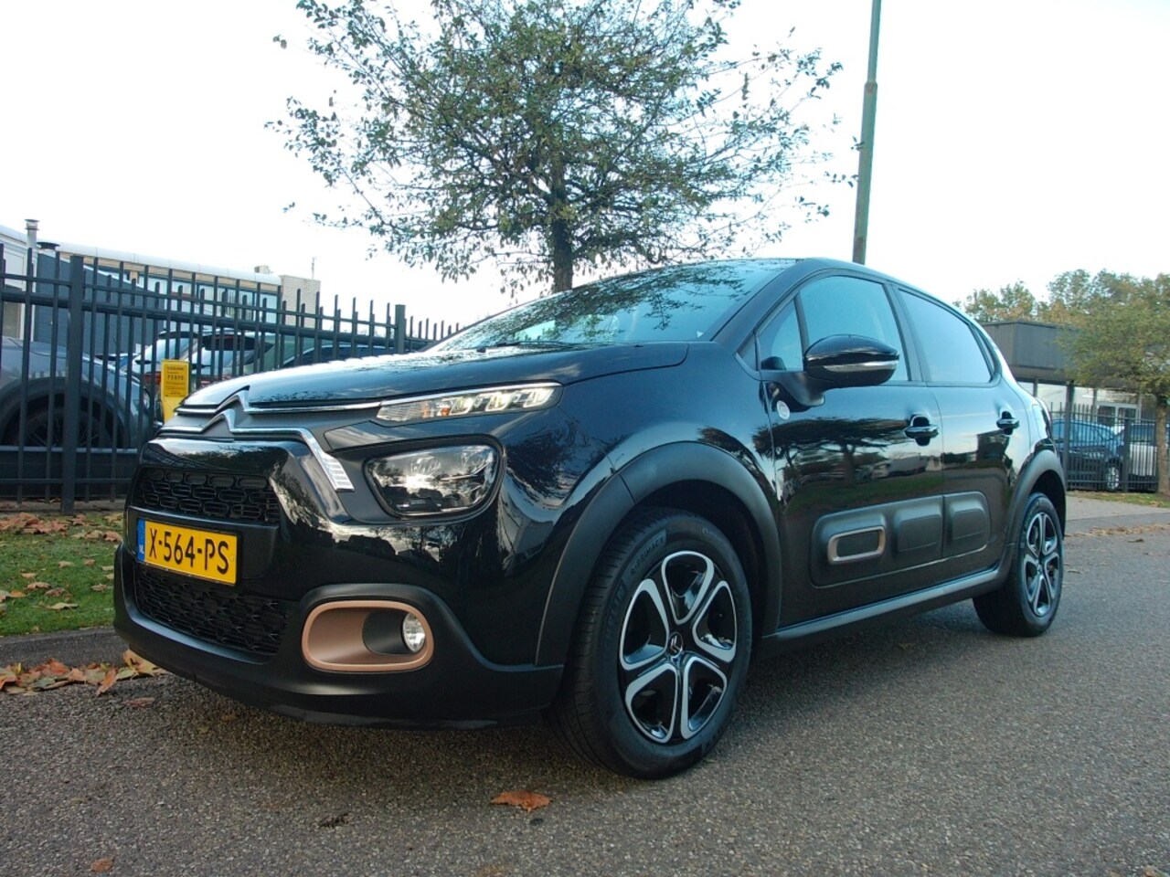 Citroën C3 - 1.2 PureTech 83pk S&S C-Series Stoelverwarming Multi Media - AutoWereld.nl