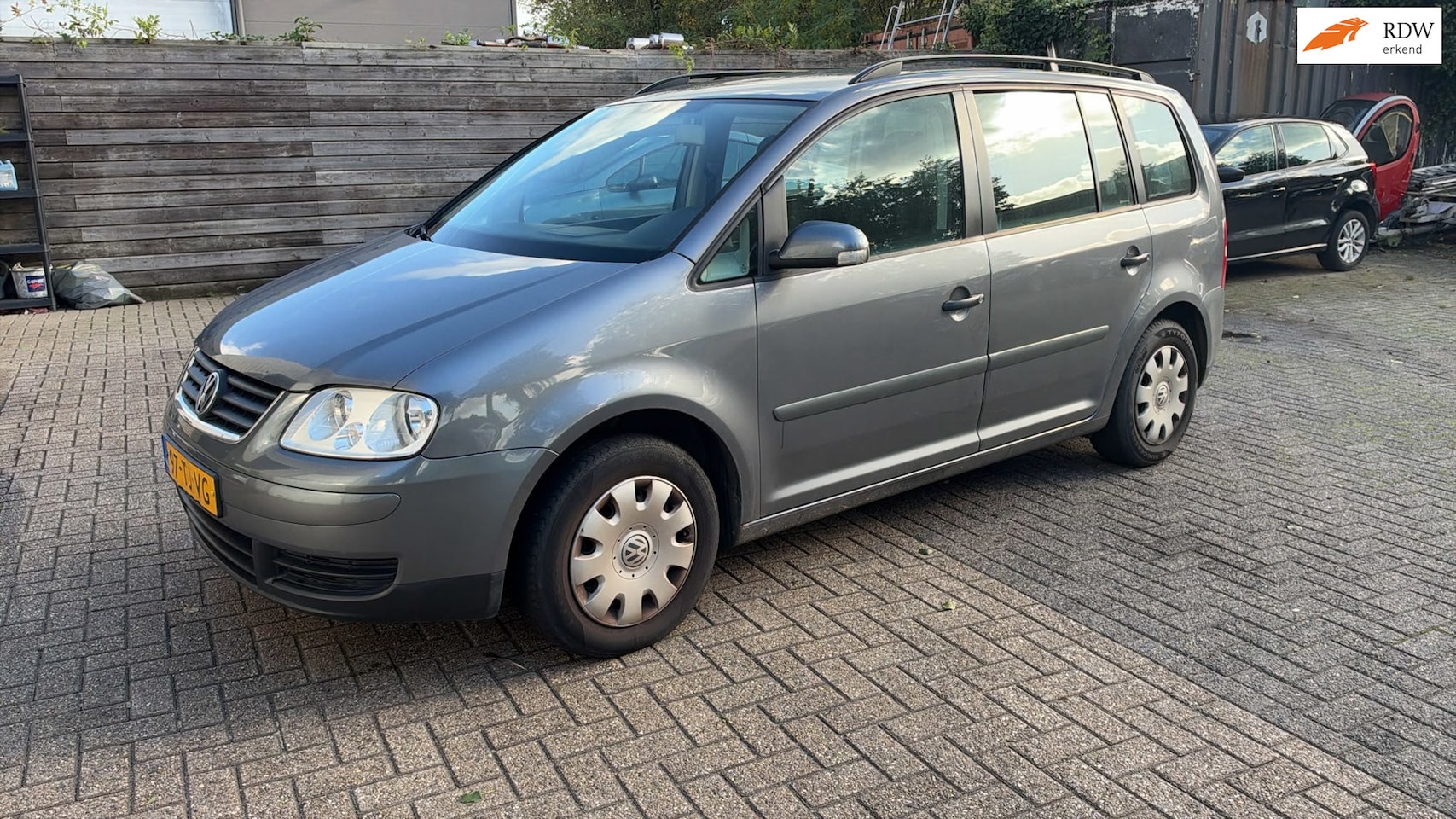 Volkswagen Touran - 1.6 Optive II Inruil Koopje nette goed rijdende auto - AutoWereld.nl