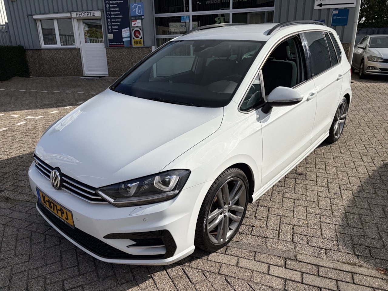 Volkswagen Golf Sportsvan - 1.4 TSI 125pk DSG Connected Series - AutoWereld.nl