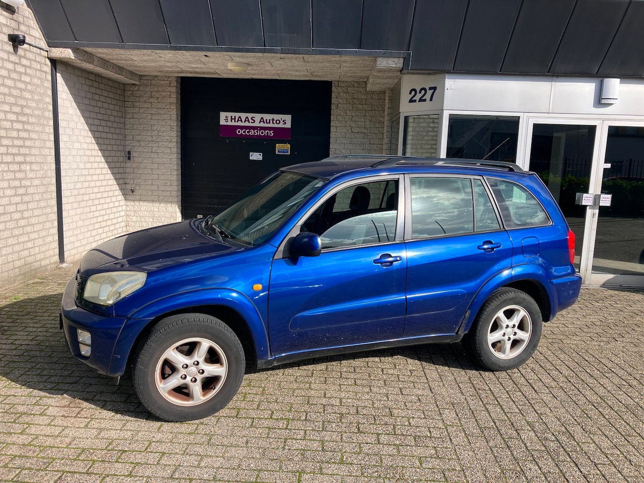 Toyota RAV4 - 2.0-16V VVT-i Sol / 4 WD / AIRCO / EXPORT / 5 DOORS / TREKHAAK / KM+NAP - AutoWereld.nl
