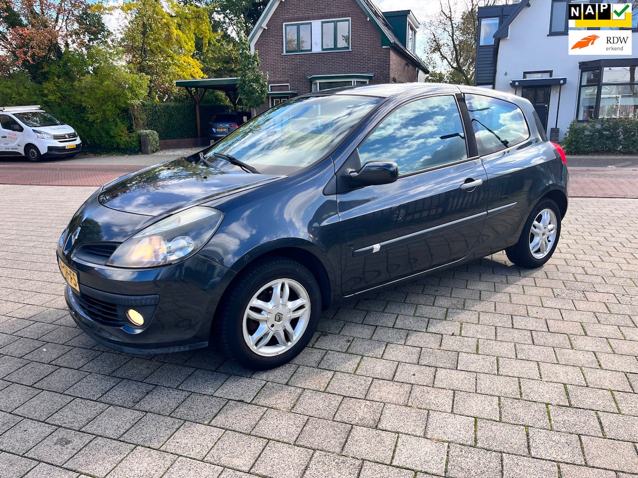 Renault Clio - 1.2-16V Airco Isofix LM APK Leuk - AutoWereld.nl