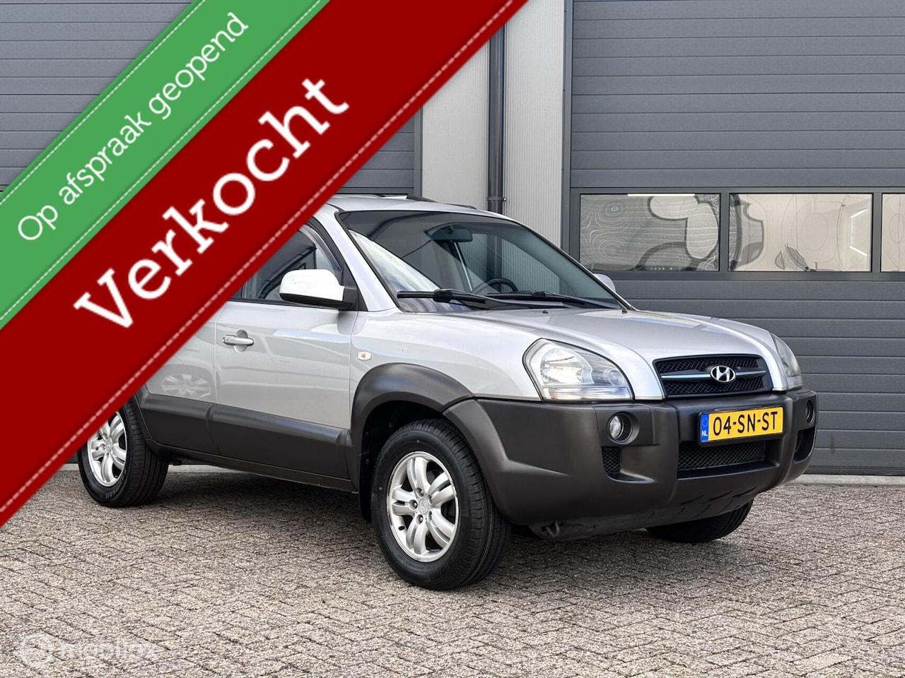 Hyundai Tucson - 2.0i Dynamic ZEER NETTE AUTO - AutoWereld.nl