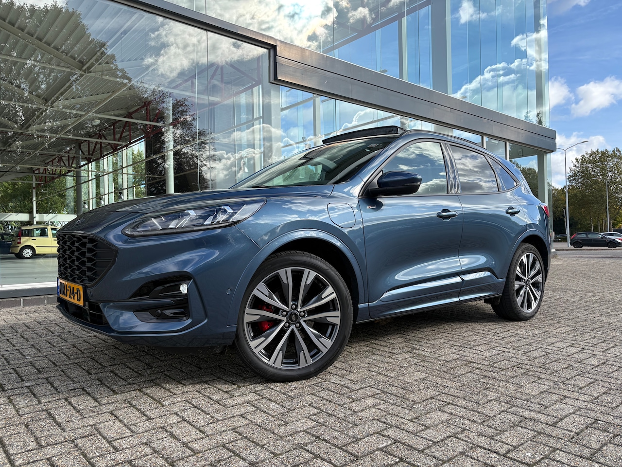 Ford Kuga - 2.5 PHEV ST-Line X 20’’ I PANODAK I B&O I EL. ACHTERKLEP - AutoWereld.nl