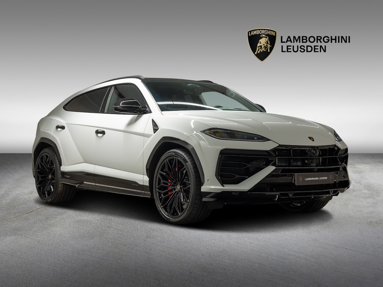 Lamborghini Urus - SE | Pano | B&O | 23'' | Syle Pack Gloss Black - AutoWereld.nl