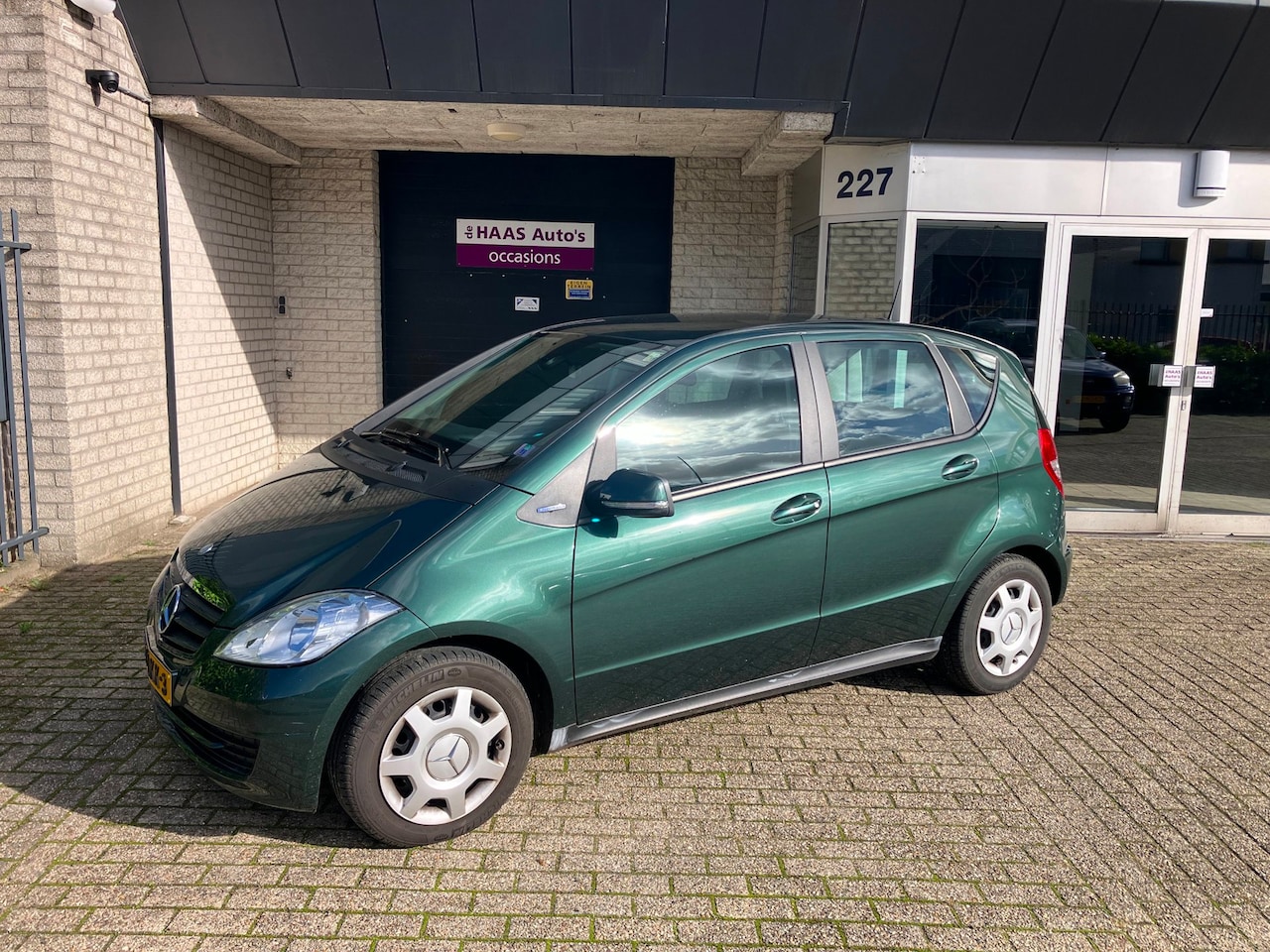 Mercedes-Benz A-klasse - 160 BlueEFFICIENCY Business Class / LAGE KM+NAP / NL-AUTO / HOGE INSTAP / DEALER ONDERHOUD - AutoWereld.nl