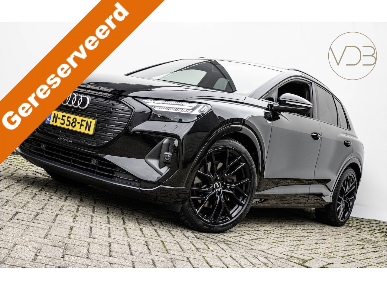 Audi Q4 e-tron - 40 SOH 93% 204pk S-Line Competition TREKHAAK Origineel NL 1e Eigenaar - AutoWereld.nl