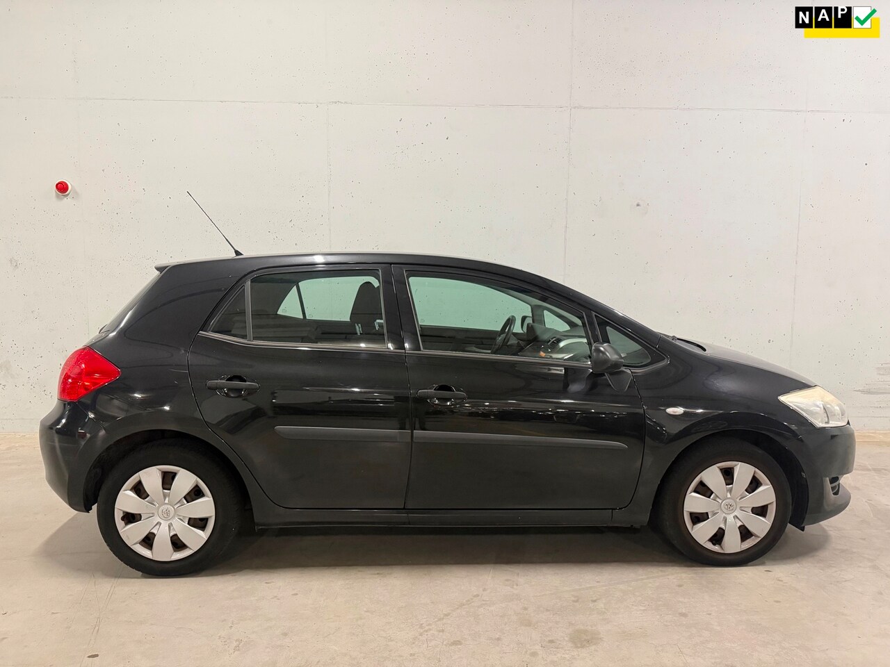 Toyota Auris - 1.6-16V Terra 5drs. AIRCO APK NAP Trekhaak - AutoWereld.nl