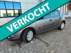 Renault Clio - 1.2 TCe Special Line 16422 km Uniek1e eigenaresse