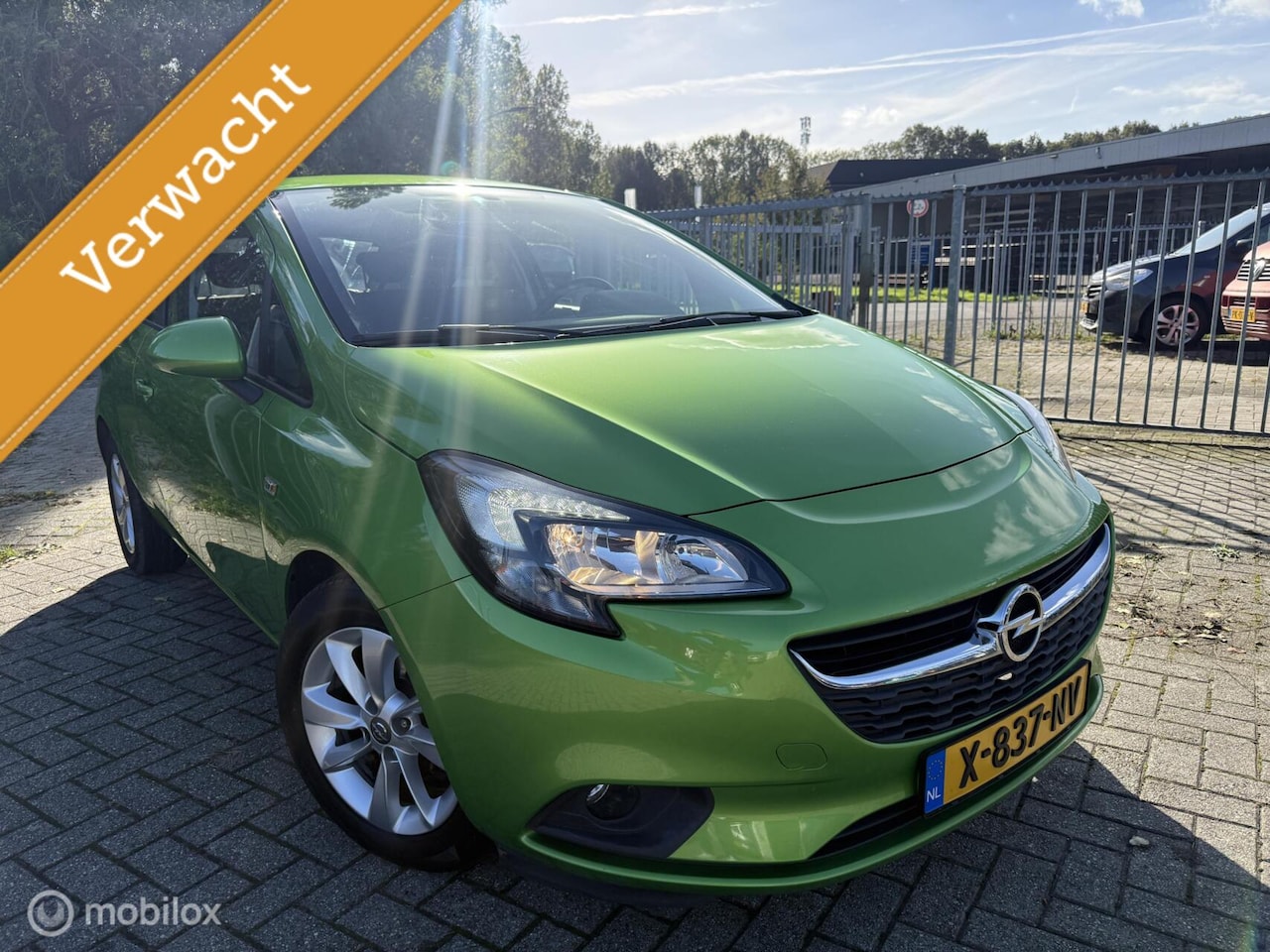 Opel Corsa - 1.2 I airco I LED I stoel/stuur verwarming - AutoWereld.nl