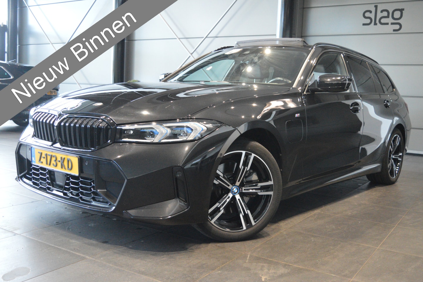 BMW 3-serie Touring - 330e M-SPORT pano camera cruise led 18 inch !! - AutoWereld.nl
