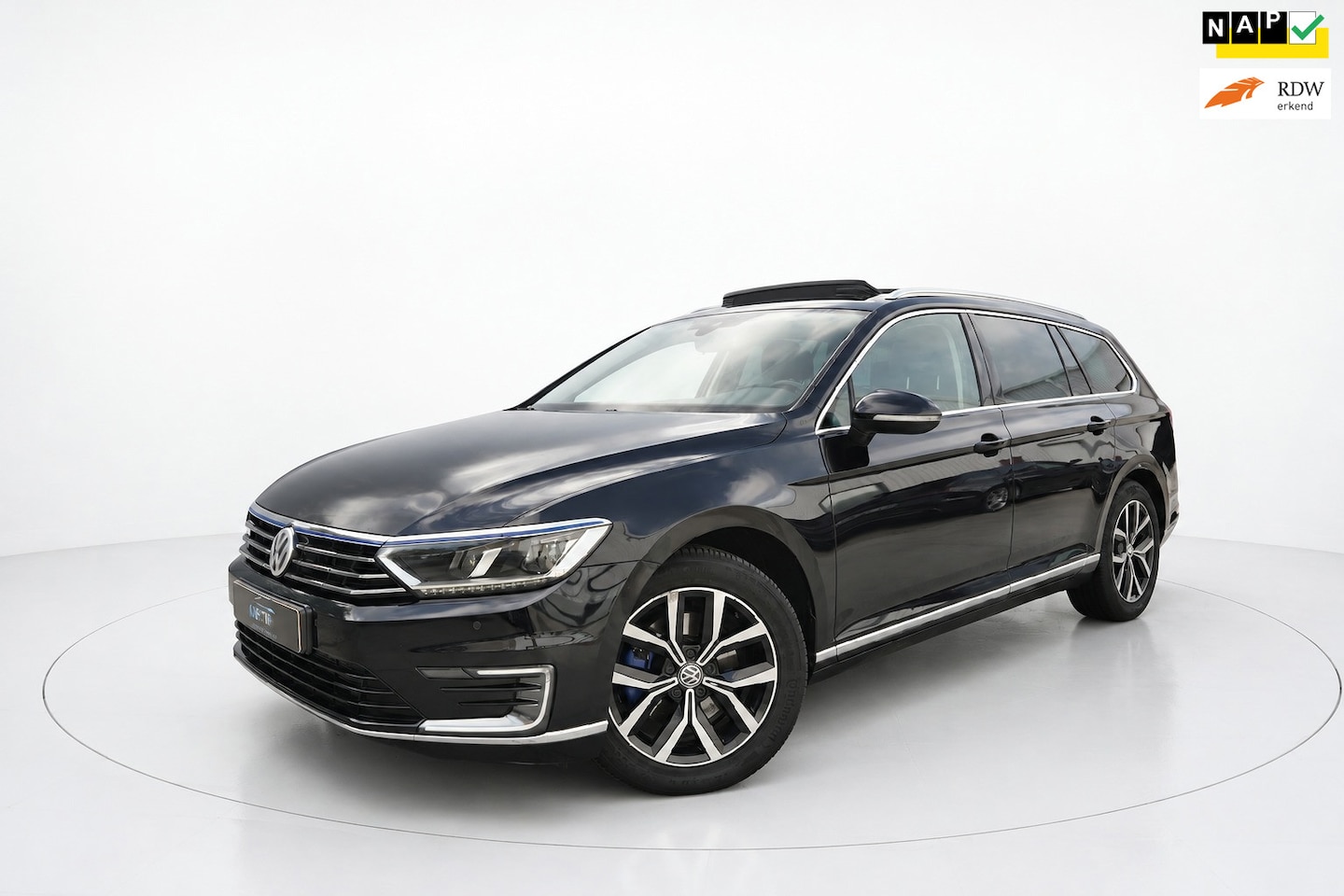 Volkswagen Passat Variant - 1.4 TSI GTE PANO TREKH STOELVW - AutoWereld.nl