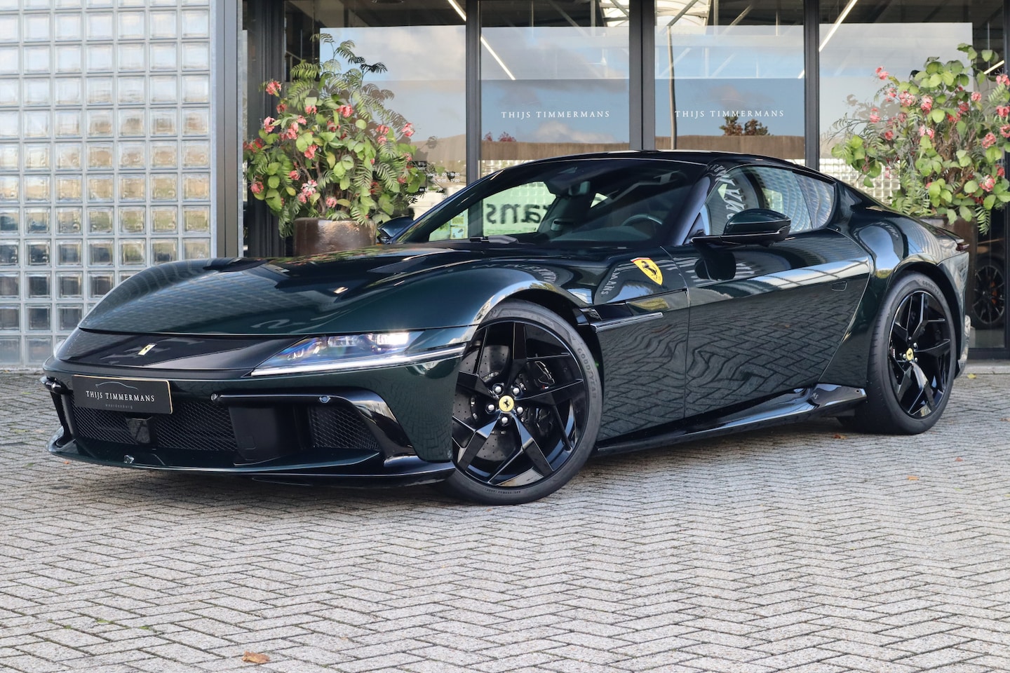 Ferrari 12Cilindri - 6.5 V12 | Airbrushed Shields, Passenger display, Lift, Elektrisch verst. Daytona stoelen, - AutoWereld.nl