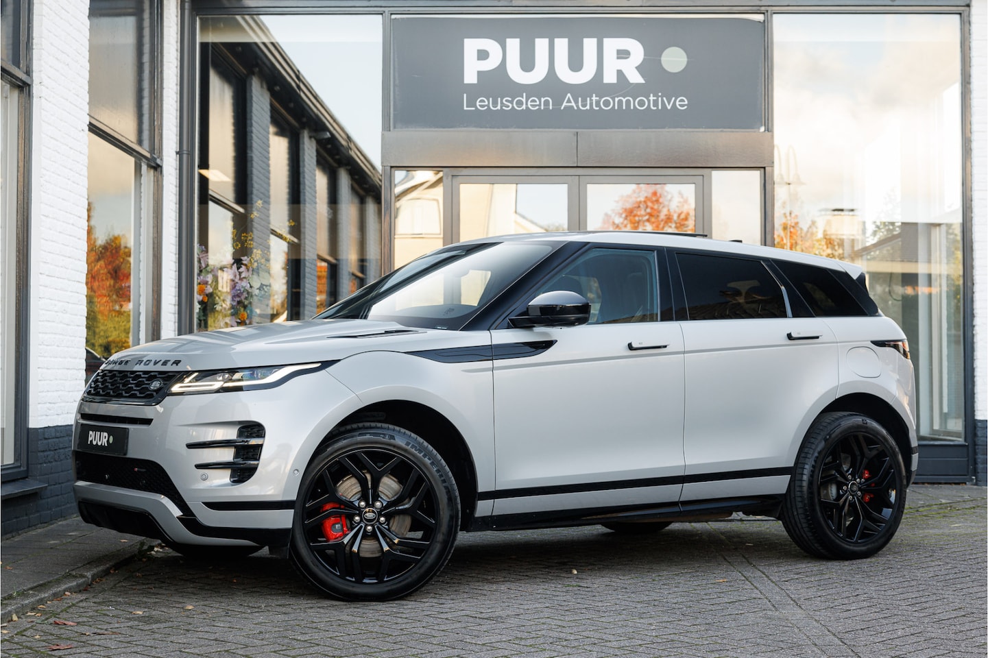 Land Rover Range Rover Evoque - P300e AWD R-Dynamic HSE Pano - BTW-auto - 360-Camera - AutoWereld.nl