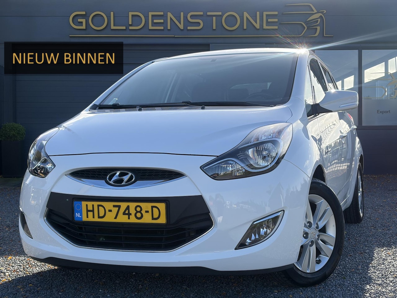 Hyundai ix20 - 1.4i Go! ✓1e Eigenaar✓Trekhaak✓Camera✓Navi✓Dealer Onderhouden✓Clima✓Cruise✓Weinig Km✓4 Ele - AutoWereld.nl