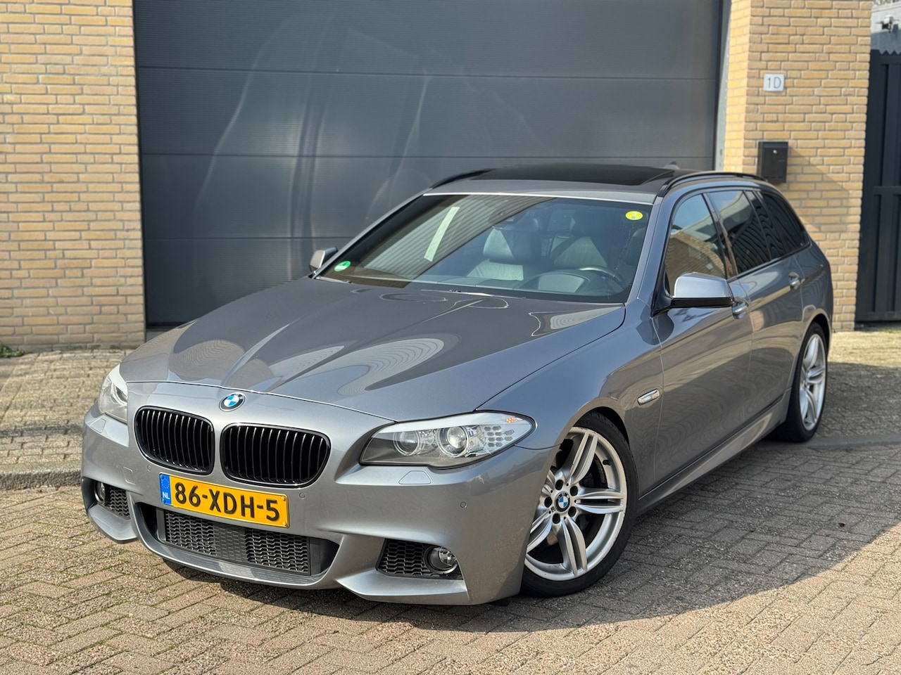 BMW 5-serie Touring - 525d 3.0 High Executive M Pakket Aut | Pano | Comfort | ACC | Vol! - AutoWereld.nl