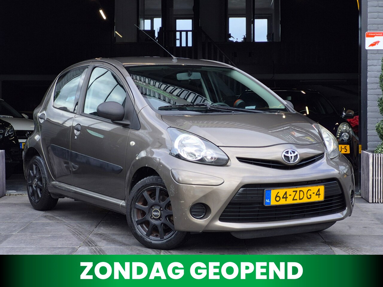 Toyota Aygo - 1.0 VVT-i Access|2e eig|NAP|Carplay|5 deur|APK - AutoWereld.nl