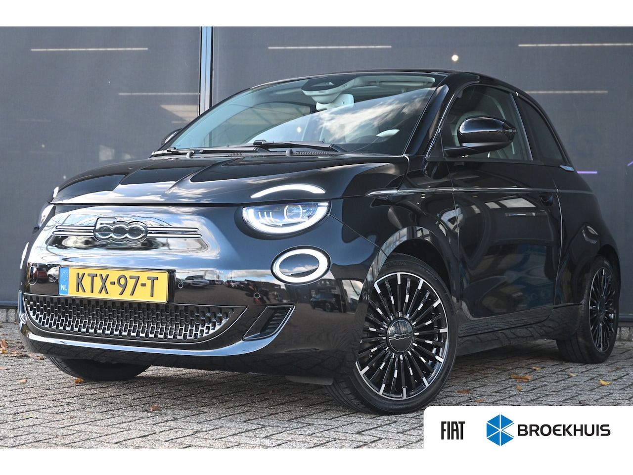 Fiat 500e - La Prima 42 kWh 96%SOH! 3 Fase | Panoramadak | Vol-Leder | Navigatie | Adaptive Cruise Con - AutoWereld.nl