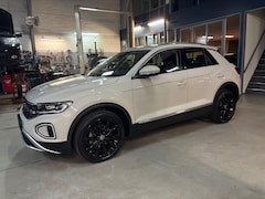 Volkswagen T-Roc - 1.5 TSI Style | Apple carplay / Android auto | Half leder - alcantara | PDC V+A |NAP | Rij
